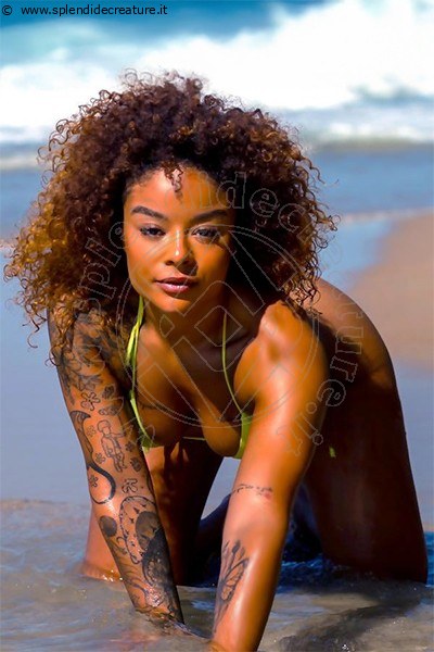 Foto Diana Brasileira  Annunci Escort 3337405843
